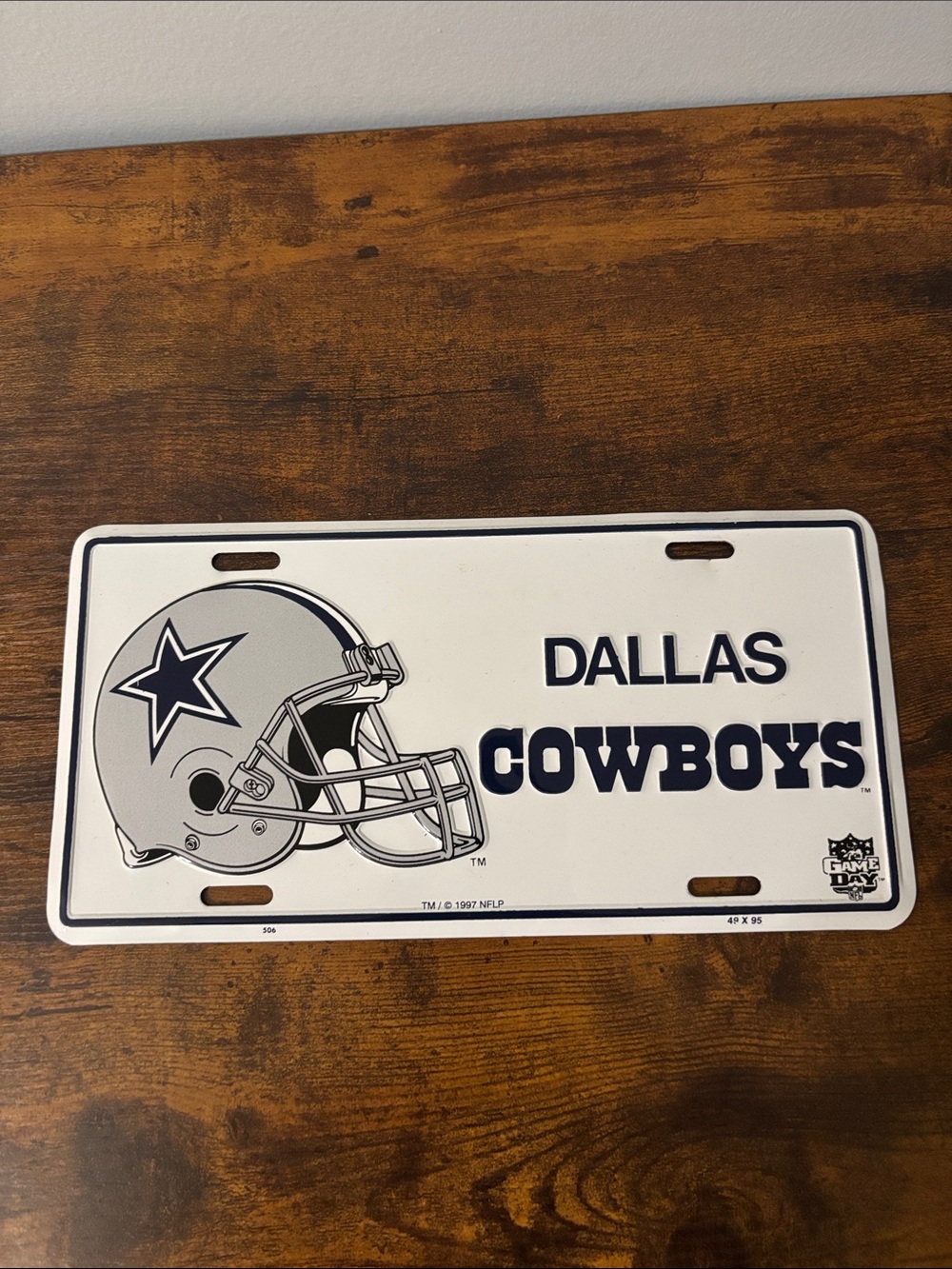 Dallas Cowboys Metal License Plate - Silver Helmet & Navy Logo